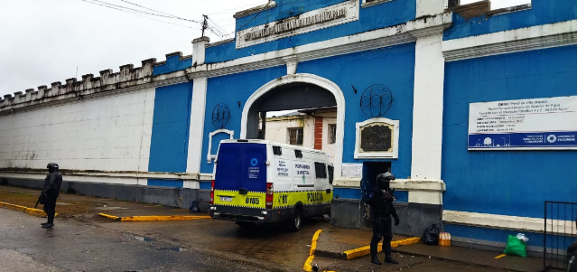 Más de 200 detenidos serán trasladados desde las comisarías al penal de Villa Urquiza