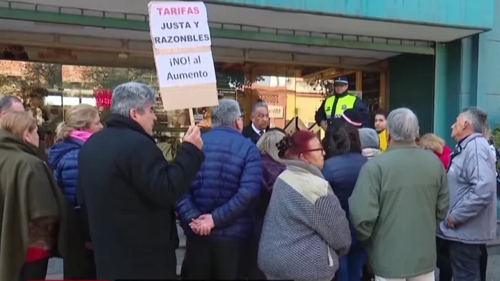 Protesta en Tucumán por los desmedidos aumentos en la tarifa de energía eléctrica