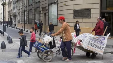 Un informe de la UCA revela que seis de cada 10 niños y adolescentes viven en la pobreza