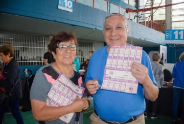 Comenzó la entrega de los boletos gratuitos para los jubilados