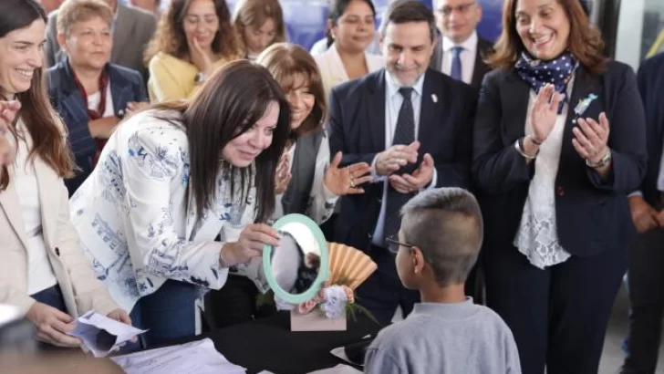 La ministra Sandra Pettovello recorrió una escuela en La Florida