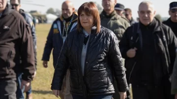 Chocó una camioneta de la Policía Federal en la que viajaba Patricia Bullrich