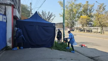 Mataron a puñaladas a un joven de 22 años afuera de un boliche