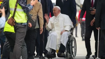 Indonesia: detuvieron a siete personas por planear un atentado contra el papa Francisco con arcos, flechas y drones