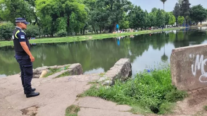 Encontraron un cuerpo sin vida en el lago del Parque 9 de julio