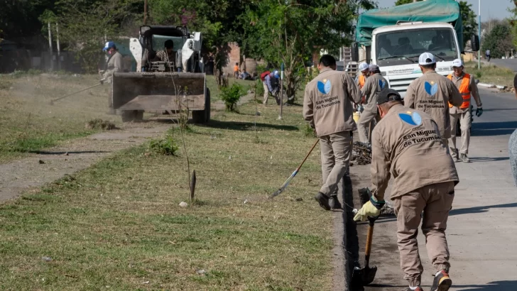 La Municipalidad realiza un operativo de limpieza y mantenimiento en San Cayetano