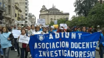 Gremios universitarios no llegaron a un acuerdo salarial pero el Gobierno anunció que pagará el aumento