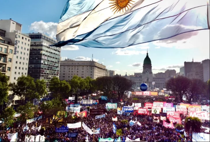 Financiamiento universitario: “No al veto”, el grito unísono al cierre del acto en el Congreso