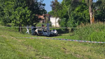 Encuentran el cuerpo de un hombre calcinado dentro de un automóvil