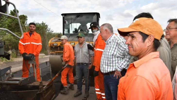 Jaldo lanzó la repavimentación de la ruta 329 e inauguró luminarias