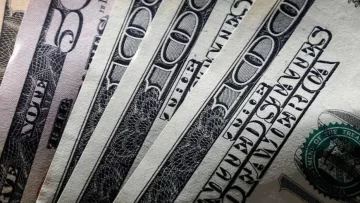 La cotización del dólar blue rebotó en el comienzo de la semana y alcanzó los $1.200