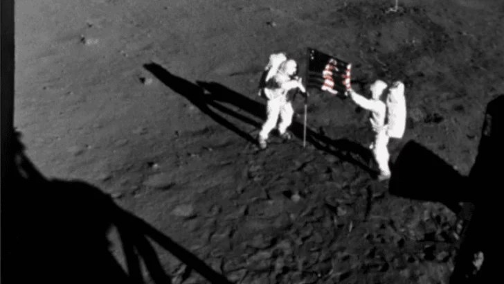 ¿Qué pasó con las banderas que los astronautas del Apolo dejaron en la Luna?