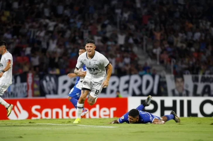 Central Córdoba vence a Atlético Tucumán en el Clásico del Norte y mantiene su puntaje ideal