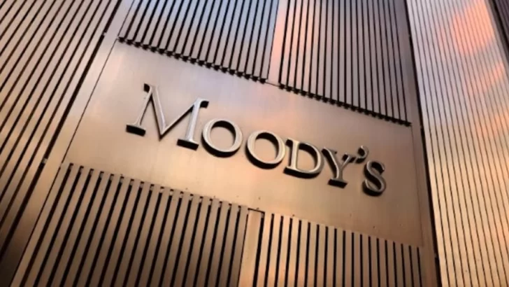 La calificadora Moody’s mejoró la nota sobre la deuda argentina