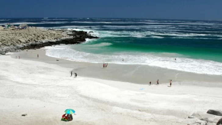 En Chile multan por beber alcohol en la playa: la reacción de un argentino sancionado