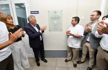 Inauguraron el laboratorio de producción de medicamentos en la Farmacia Oficial