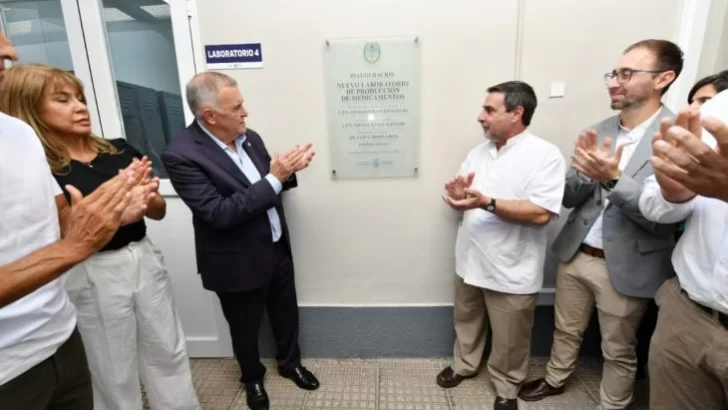 Inauguraron el laboratorio de producción de medicamentos en la Farmacia Oficial