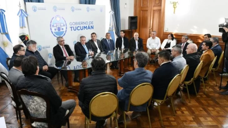 Firmaron el acta compromiso para la zafra sucroalcoholero de este año en Tucumán