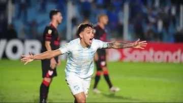Atlético venció a Instituto en la última jugada del partido