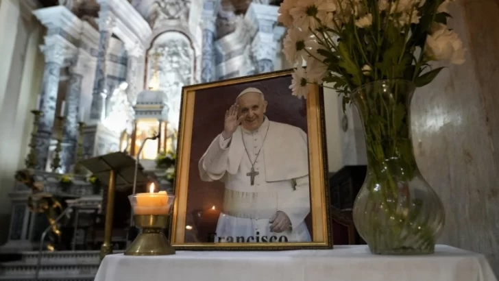 El Vaticano dio a conocer la causa del fallecimiento de Francisco